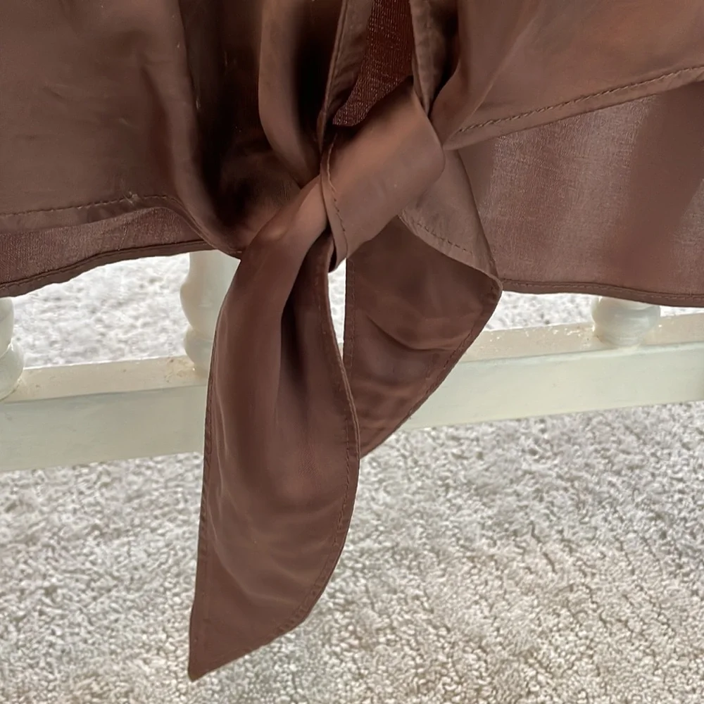 Aritzia Wilfred silky button up tie front blouse - Picture 7 of 12